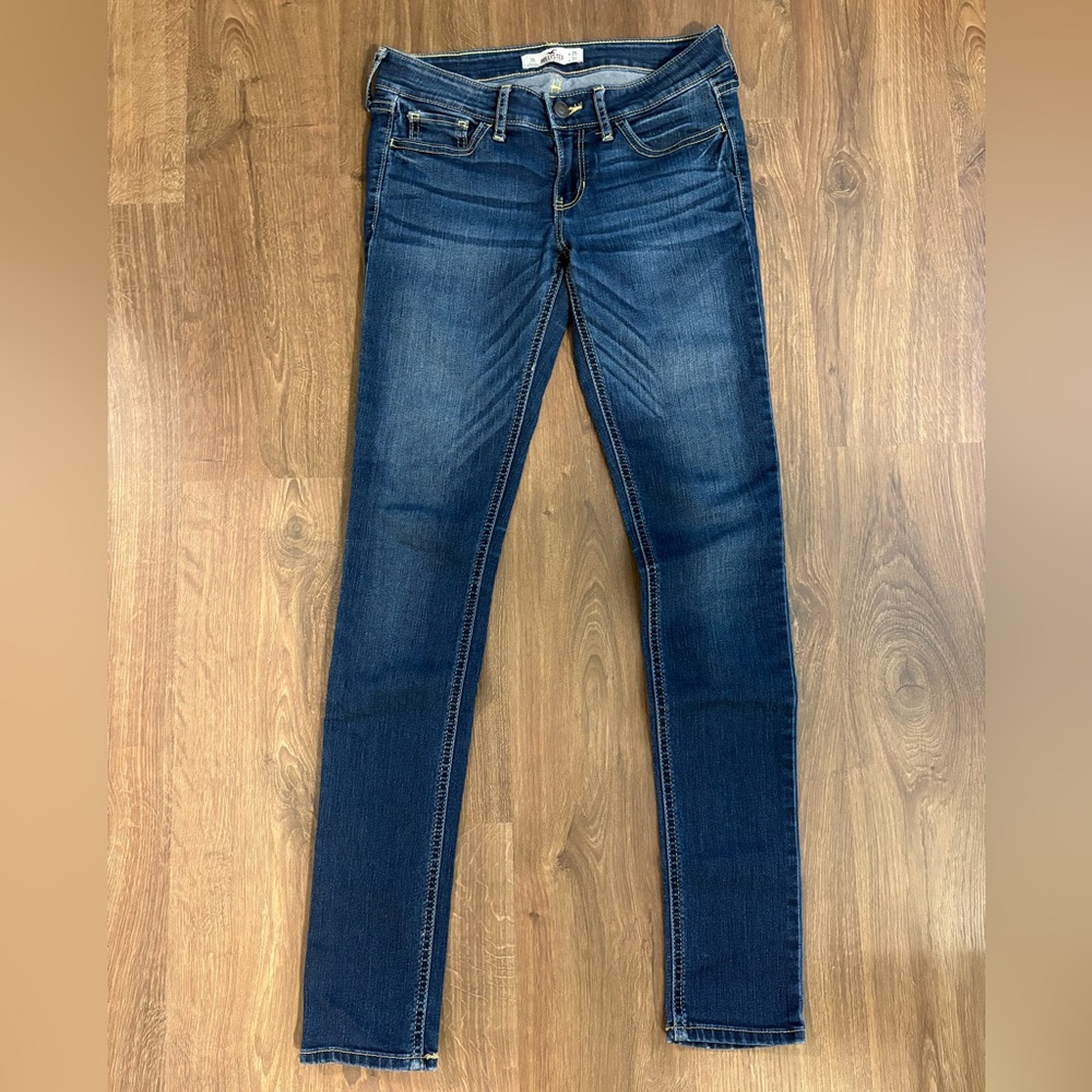 Hollister - Women’s low rise jeans